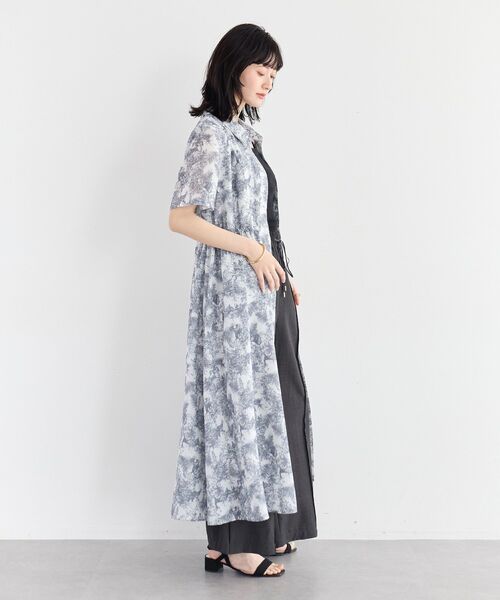 YECCA VECCA（イェッカヴェッカ）の「サファリ柄フレアシャツワンピース（シャツワンピース・レディース・オフホワイト/ベージュ・FREE）」の7枚目の写真