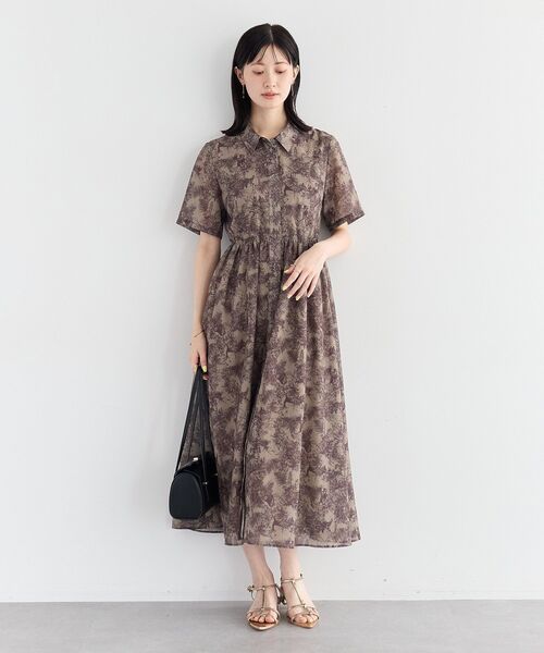 YECCA VECCA（イェッカヴェッカ）の「サファリ柄フレアシャツワンピース（シャツワンピース・レディース・オフホワイト/ベージュ・FREE）」の10枚目の写真