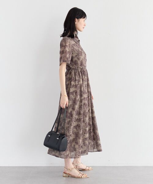 YECCA VECCA（イェッカヴェッカ）の「サファリ柄フレアシャツワンピース（シャツワンピース・レディース・オフホワイト/ベージュ・FREE）」の11枚目の写真