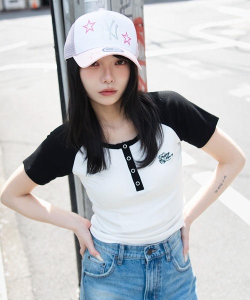 WEGO（ウィゴー）の「WEGO/【26年春新作】グラフィックラグランヘンリーネックT（Tシャツ/カットソー・レディース・その他3/その他2/その他1/その他4/その他5・FREE）」の3枚目の写真