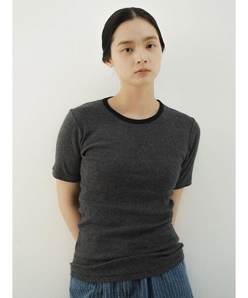 FIKA.(フィーカ)の「【11color】H/S Crew Tee(Tシャツ/カットソー・レディース・アイボリー/杢グレー/ブラック/ダークネイビー/レッド/チャコール・FREE)」の5枚目の写真