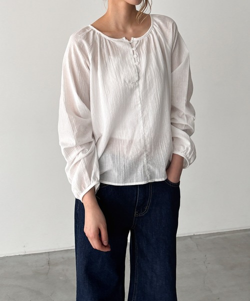 CANAL JEAN(キャナルジーン)の「SLEEK ボイルストライプパフブラウス(シャツ/ブラウス・レディース・サックスブルー/アイボリー・ONE SIZE)」の1枚目の写真