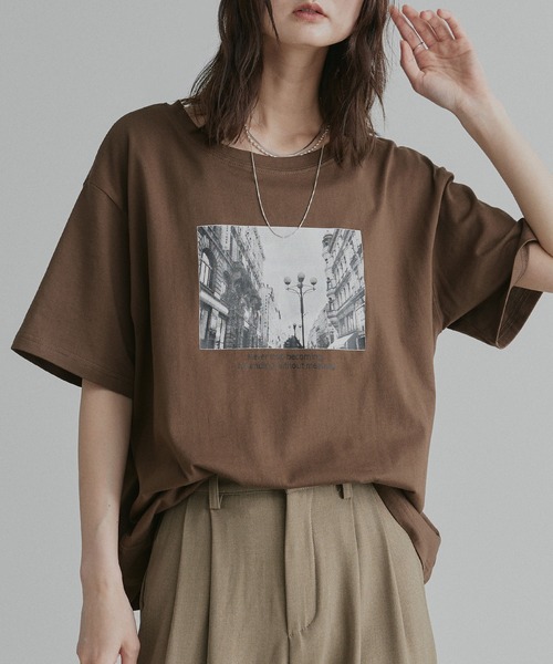ad thie(アドティエ)の「アソート フォトプリント Tシャツ(Tシャツ/カットソー・レディース・ピンク/ブラック/チャコール/ホワイト系2/ホワイト系1/ブラウン・FREE)」の6枚目の写真