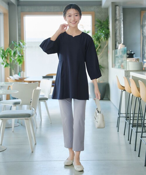 Tiaclasse(ティアクラッセ)の「日本製デンビスリムストレートパンツ(その他パンツ・レディース・モカ/ベージュ/グレー系/ブラック・S/M/L)」の9枚目の写真