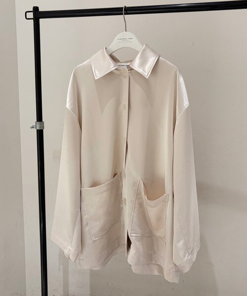CIAOPANIC TYPY(チャオパニックティピー)の「サテンBIGシャツ(シャツ/ブラウス・レディース・アイボリー/ブラック・ONE SIZE)」の1枚目の写真