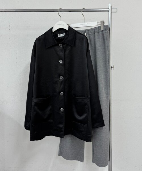 CIAOPANIC TYPY(チャオパニックティピー)の「サテンBIGシャツ(シャツ/ブラウス・レディース・アイボリー/ブラック・ONE SIZE)」の4枚目の写真