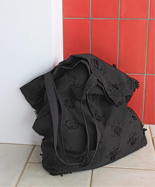 Spick & Span(スピックアンドスパン)の「《新色有り別注 / 追加》crinkle crinkle crinkle 3D embroidery TOTE*Re(トートバッグ・レディース・ホワイト/ブラック・FREE)」の15枚目の写真