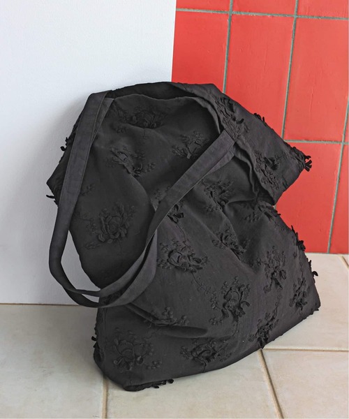 Spick & Span(スピックアンドスパン)の「《新色有り別注 / 追加》crinkle crinkle crinkle 3D embroidery TOTE*Re(トートバッグ・レディース・ホワイト/ブラック・FREE)」の14枚目の写真