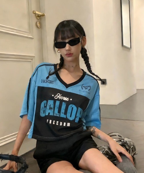 WESTSEA(ウエストシー)の「ヴィンテージライク メッシュゲームシャツ クロップド丈 Vネック ユニフォームTEE 半袖 レディース(Tシャツ/カットソー・レディース・ブルー/ネイビー/ピンク/イエロー・FREE)」の6枚目の写真