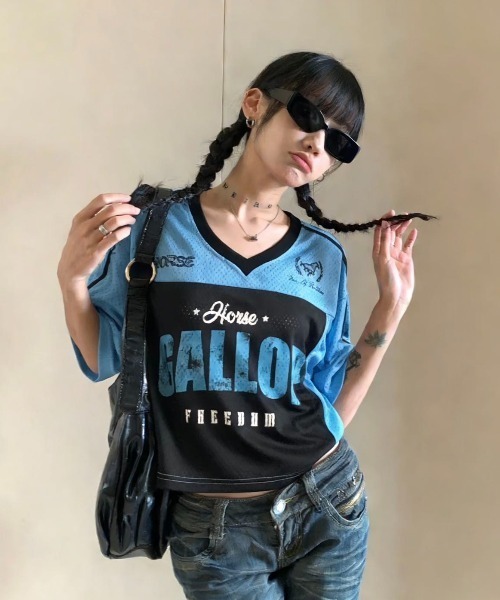 WESTSEA(ウエストシー)の「ヴィンテージライク メッシュゲームシャツ クロップド丈 Vネック ユニフォームTEE 半袖 レディース(Tシャツ/カットソー・レディース・ブルー/ネイビー/ピンク/イエロー・FREE)」の5枚目の写真