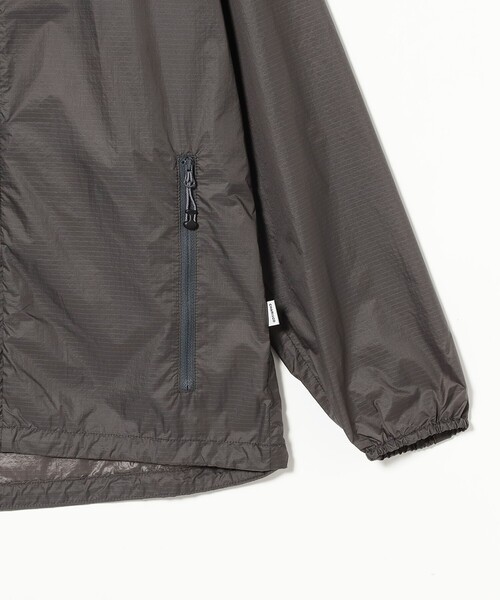 CHARI&CO(チャリアンドコー)の「CHARI&CO × WILD THINGS / WIND PACKABLE PARKA(ブルゾン・メンズ・グレー・XL/L/M)」の5枚目の写真