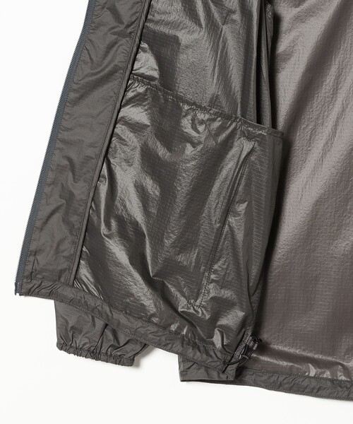 CHARI&CO(チャリアンドコー)の「CHARI&CO × WILD THINGS / WIND PACKABLE PARKA(ブルゾン・メンズ・グレー・XL/L/M)」の6枚目の写真