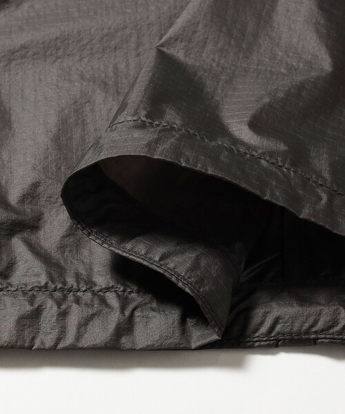 CHARI&CO(チャリアンドコー)の「CHARI&CO × WILD THINGS / WIND PACKABLE PARKA(ブルゾン・メンズ・グレー・XL/L/M)」の8枚目の写真