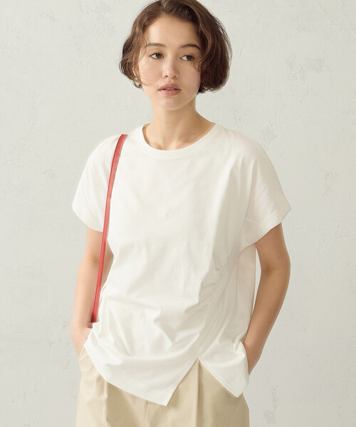 COMME CA ISM(コムサイズム)の「【接触冷感】アシンメトリータックTシャツ(Tシャツ/カットソー・レディース・チャコール/ホワイト/カーキ・MEDIUM/LARGE)」の1枚目の写真