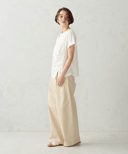 COMME CA ISM(コムサイズム)の「【接触冷感】アシンメトリータックTシャツ(Tシャツ/カットソー・レディース・チャコール/ホワイト/カーキ・MEDIUM/LARGE)」の5枚目の写真