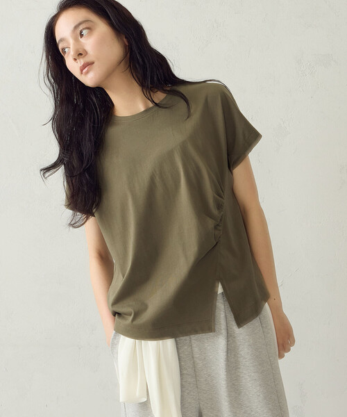 COMME CA ISM(コムサイズム)の「【接触冷感】アシンメトリータックTシャツ(Tシャツ/カットソー・レディース・チャコール/ホワイト/カーキ・MEDIUM/LARGE)」の17枚目の写真