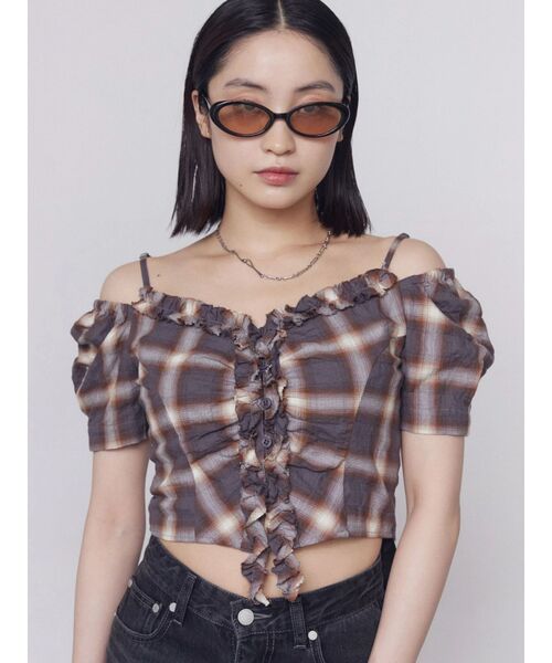 EMODA(エモダ)の「ギャザーフリル2WAYトップス(Tシャツ/カットソー・レディース・ブラック/ブラウン/ホワイト・FREE)」の13枚目の写真
