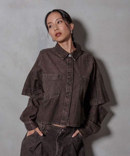 HEREIAM（ヘレイアム）の「【HEREIAM】袖丈2WAY仕様で今すぐ着れる！/オータムMIDデニムシャツ（シャツ/ブラウス・レディース・ブラウン系/ブラック/インディゴブルー・FREE）」の14枚目の写真