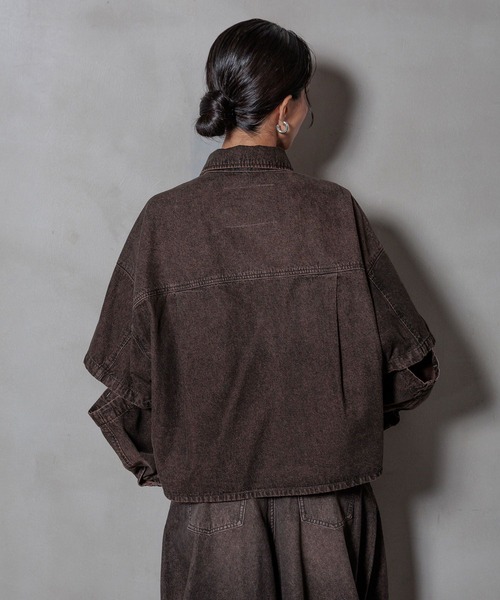 HEREIAM（ヘレイアム）の「【HEREIAM】袖丈2WAY仕様で今すぐ着れる！/オータムMIDデニムシャツ（シャツ/ブラウス・レディース・ブラウン系/ブラック/インディゴブルー・FREE）」の15枚目の写真