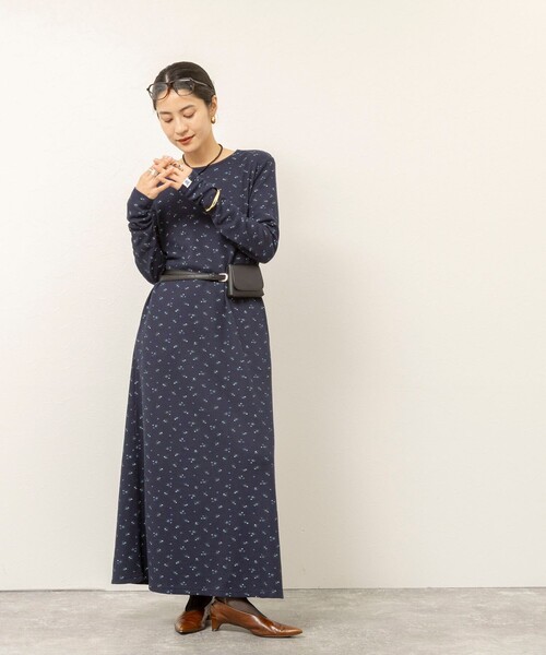 MAQWEL(マクウェル)の「【MAQWEL/マクウェル】Flower Waffleショルダーパッドワンピース(ワンピース・レディース・ネイビー/アイボリー・FREE)」の1枚目の写真