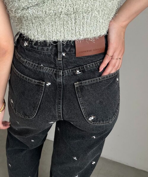 CAPRICIEUX LE'MAGE(カプリシューレマージュ)の「【低身長サイズあり】小花刺繍デニム(デニムパンツ・レディース・ブルー/ブラック・36/PS/38)」の2枚目の写真