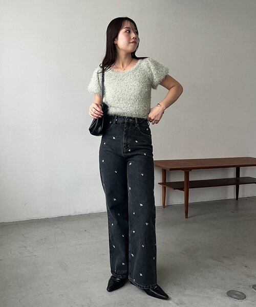 CAPRICIEUX LE'MAGE(カプリシューレマージュ)の「【低身長サイズあり】小花刺繍デニム(デニムパンツ・レディース・ブルー/ブラック・36/PS/38)」の4枚目の写真