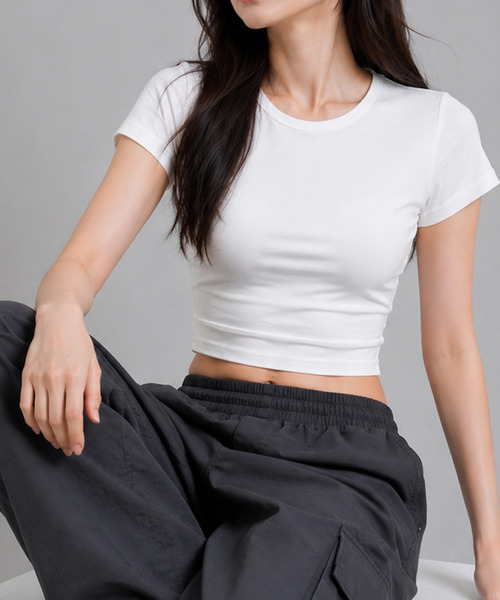 NinaetLina(ニナエリナ)の「後ろあき無地ミニTシャツ(Tシャツ/カットソー・レディース・ホワイト/ブラック/チャコールグレー・FREE)」の22枚目の写真
