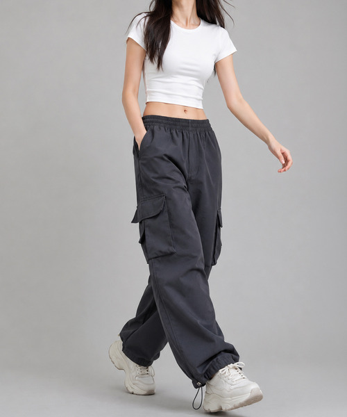 NinaetLina(ニナエリナ)の「後ろあき無地ミニTシャツ(Tシャツ/カットソー・レディース・ホワイト/ブラック/チャコールグレー・FREE)」の4枚目の写真