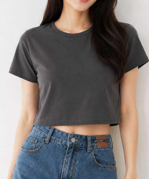 NinaetLina(ニナエリナ)の「後ろあき無地ミニTシャツ(Tシャツ/カットソー・レディース・ホワイト/ブラック/チャコールグレー・FREE)」の9枚目の写真