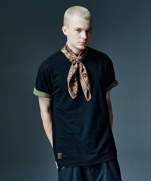 glamb(グラム)の「Staple Reversible T-Shirt / ステープルリバーシブルTシャツ(Tシャツ/カットソー・メンズ・ネイビー/カーキ/オートミール・S/M/L)」の11枚目の写真
