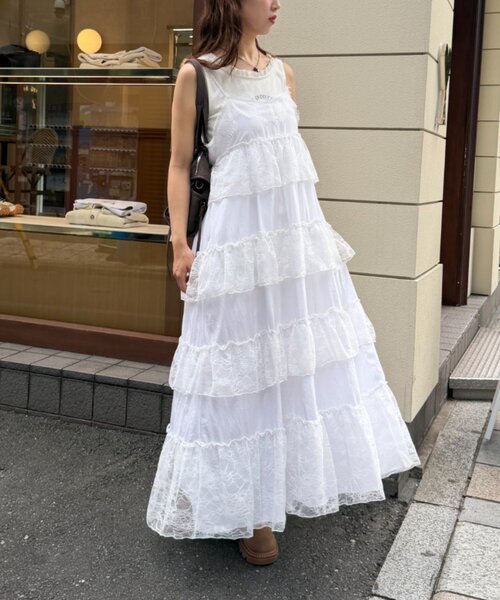 w closet(ダブルクローゼット)の「レースティアードキャミワンピース(ワンピース・レディース・ブラック/カーキ/ブルー/オフホワイト・FREE)」の2枚目の写真
