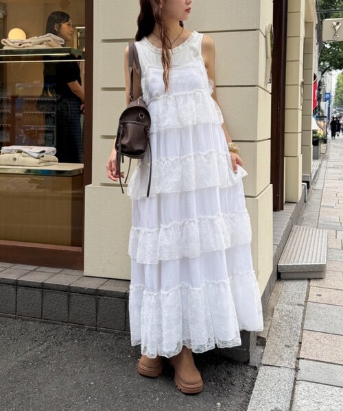 w closet(ダブルクローゼット)の「レースティアードキャミワンピース(ワンピース・レディース・ブラック/カーキ/ブルー/オフホワイト・FREE)」の5枚目の写真