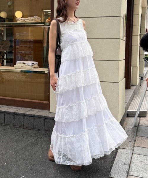 w closet(ダブルクローゼット)の「レースティアードキャミワンピース(ワンピース・レディース・ブラック/カーキ/ブルー/オフホワイト・FREE)」の6枚目の写真