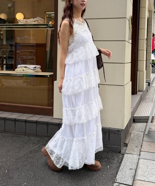 w closet(ダブルクローゼット)の「レースティアードキャミワンピース(ワンピース・レディース・ブラック/カーキ/ブルー/オフホワイト・FREE)」の7枚目の写真