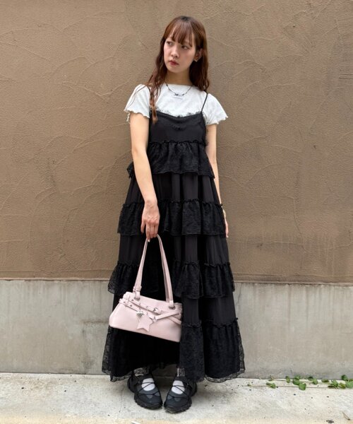 w closet(ダブルクローゼット)の「レースティアードキャミワンピース(ワンピース・レディース・ブラック/カーキ/ブルー/オフホワイト・FREE)」の9枚目の写真