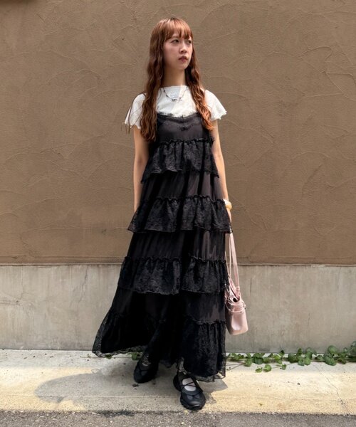 w closet(ダブルクローゼット)の「レースティアードキャミワンピース(ワンピース・レディース・ブラック/カーキ/ブルー/オフホワイト・FREE)」の20枚目の写真