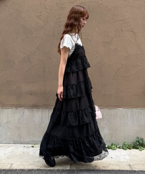 w closet(ダブルクローゼット)の「レースティアードキャミワンピース(ワンピース・レディース・ブラック/カーキ/ブルー/オフホワイト・FREE)」の21枚目の写真