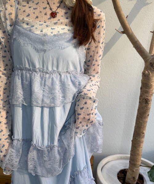 w closet(ダブルクローゼット)の「レースティアードキャミワンピース(ワンピース・レディース・ブラック/カーキ/ブルー/オフホワイト・FREE)」の12枚目の写真
