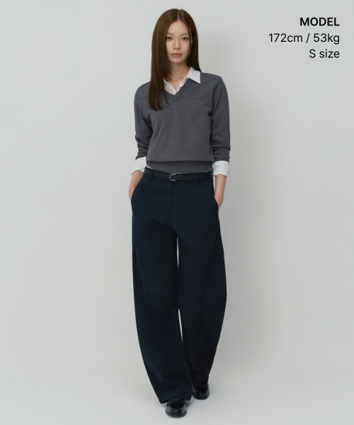 MUSINSA STANDARD WOMAN（ムシンサスタンダードウーマン）の「ウィメンズエッセンシャルVネックニット[チャコールグレー]（ニット/セーター・レディース・その他・LARGE/MEDIUM/SMALL/X-SMALL）」の2枚目の写真