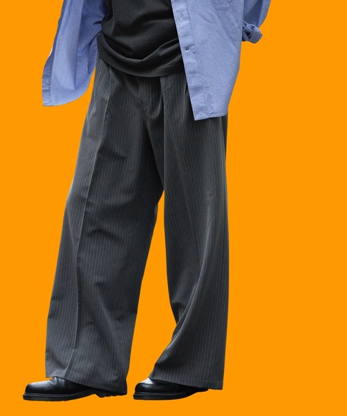 Dickies(ディッキーズ)の「Dickies/ディッキーズ TR TWO TUCK WIDE PANTS ツータックワイドスラックス センタープレス ストレートシルエット きれいめ カジュアル 2026年秋冬(スラックス・メンズ・ブラック/グレー/ブラウン・30inch/32inch/34inch)」の2枚目の写真