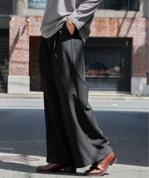 Dickies(ディッキーズ)の「Dickies/ディッキーズ TR TWO TUCK WIDE PANTS ツータックワイドスラックス センタープレス ストレートシルエット きれいめ カジュアル 2026年秋冬(スラックス・メンズ・ブラック/グレー/ブラウン・30inch/32inch/34inch)」の7枚目の写真