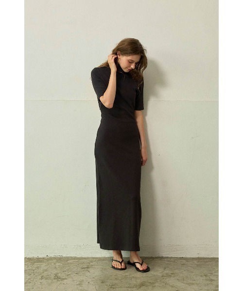 ALEXIA STAM(アリシアスタン)の「Back Open Turtleneck Maxi Dress /パッドin バックオープンワンピース(ワンピース・レディース・ベージュ/ブラック/グレー・S/L/M)」の5枚目の写真