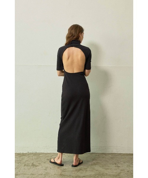 ALEXIA STAM(アリシアスタン)の「Back Open Turtleneck Maxi Dress /パッドin バックオープンワンピース(ワンピース・レディース・ベージュ/ブラック/グレー・S/L/M)」の8枚目の写真