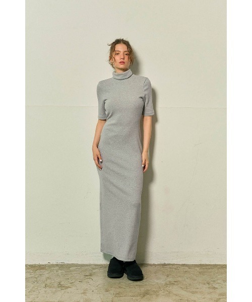 ALEXIA STAM(アリシアスタン)の「Back Open Turtleneck Maxi Dress /パッドin バックオープンワンピース(ワンピース・レディース・ベージュ/ブラック/グレー・S/L/M)」の12枚目の写真