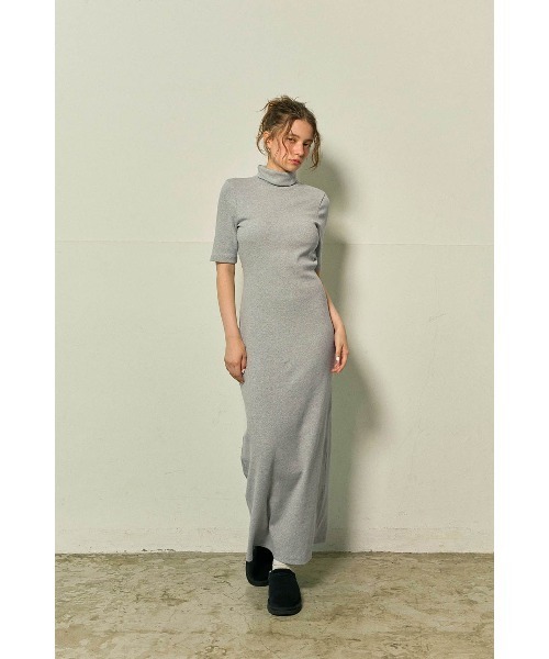 ALEXIA STAM(アリシアスタン)の「Back Open Turtleneck Maxi Dress /パッドin バックオープンワンピース(ワンピース・レディース・ベージュ/ブラック/グレー・S/L/M)」の13枚目の写真