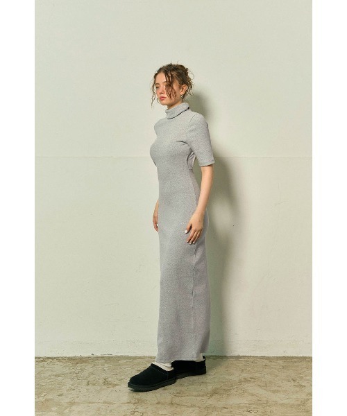 ALEXIA STAM(アリシアスタン)の「Back Open Turtleneck Maxi Dress /パッドin バックオープンワンピース(ワンピース・レディース・ベージュ/ブラック/グレー・S/L/M)」の14枚目の写真