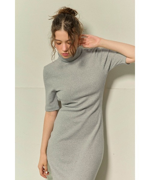 ALEXIA STAM(アリシアスタン)の「Back Open Turtleneck Maxi Dress /パッドin バックオープンワンピース(ワンピース・レディース・ベージュ/ブラック/グレー・S/L/M)」の18枚目の写真
