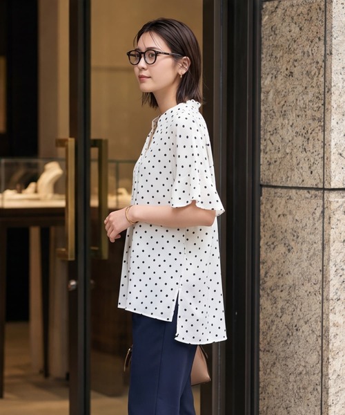 STYLE DELI(スタイルデリ)の「【DELI by】 ランダムドット×フレアスリーブ 軽やかシフォンブラウス(シャツ/ブラウス・レディース・ブラック/ホワイト・M)」の6枚目の写真