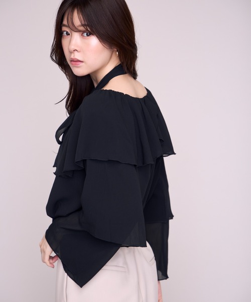 MISCH MASCH(ミッシュマッシュ)の「2026秋冬新作 タイチョーカー付ラッフルフリルブラウス(シャツ/ブラウス・レディース・ブラック/ベージュ/ピンク・フリ-)」の19枚目の写真