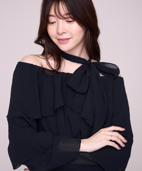 MISCH MASCH(ミッシュマッシュ)の「2026秋冬新作 タイチョーカー付ラッフルフリルブラウス(シャツ/ブラウス・レディース・ブラック/ベージュ/ピンク・フリ-)」の11枚目の写真